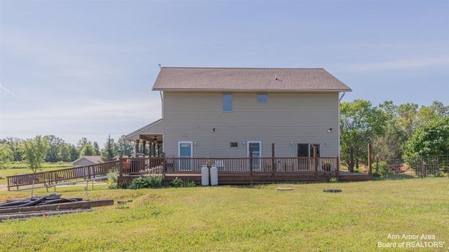 12322 Mccollum Road, Clinton, MI 49236