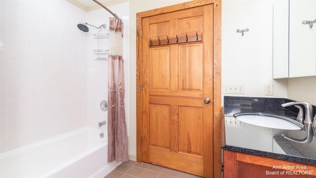12322 Mccollum Road, Clinton, MI 49236