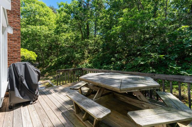 3098 State Hwy Rte 6 Highway, Wellfleet, MA 02667