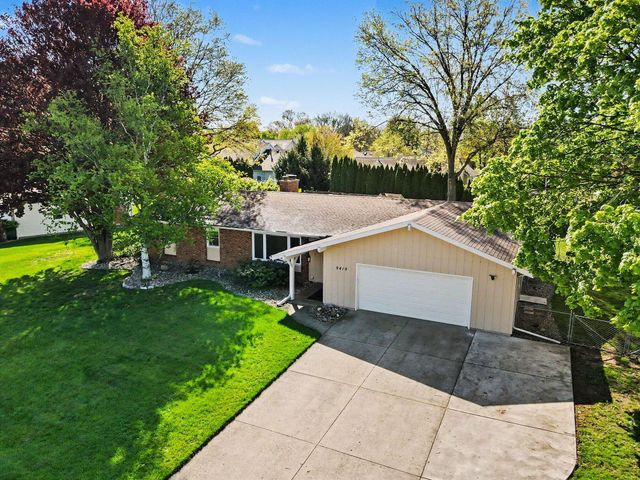 9419 Oakview Drive, Portage, MI 49024