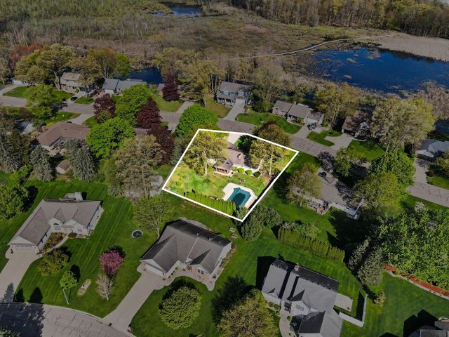 9419 Oakview Drive, Portage, MI 49024