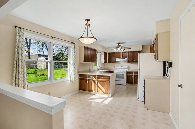 9419 Oakview Drive, Portage, MI 49024