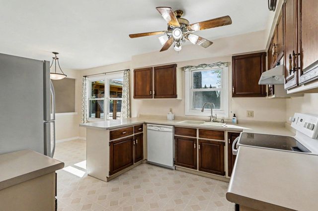 9419 Oakview Drive, Portage, MI 49024