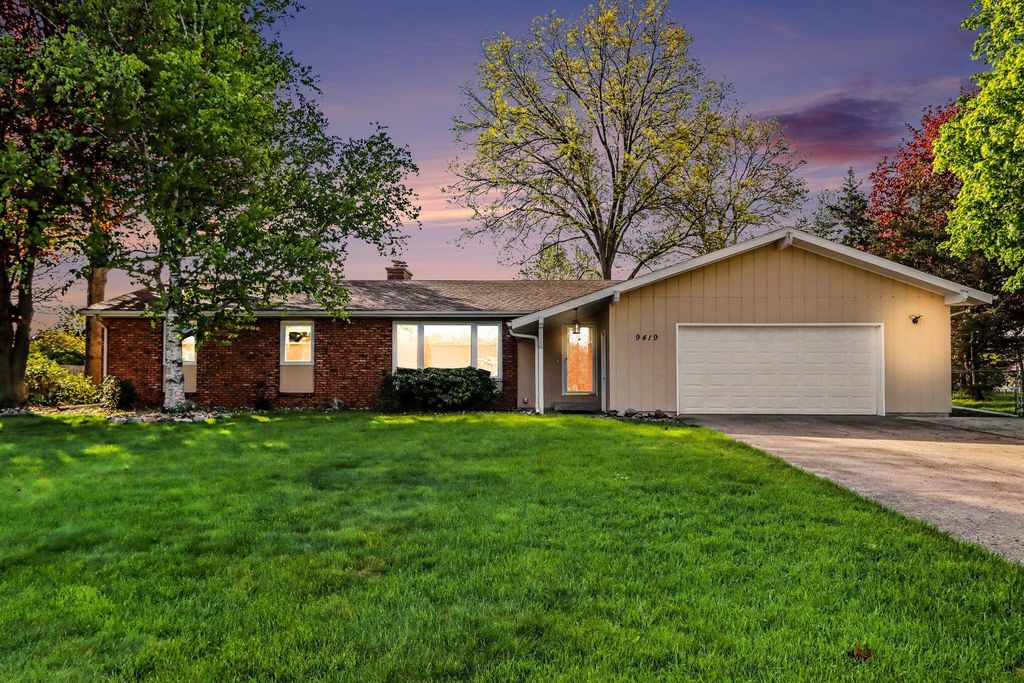 9419 Oakview Drive, Portage, MI 49024
