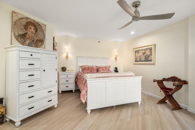 1 Seal Harbor Rd 300, Winthrop, MA 02152