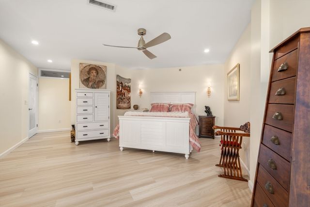1 Seal Harbor Rd 300, Winthrop, MA 02152