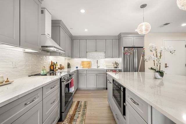 1 Seal Harbor Rd 300, Winthrop, MA 02152