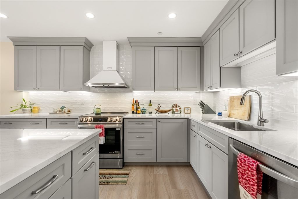 1 Seal Harbor Rd 300, Winthrop, MA 02152