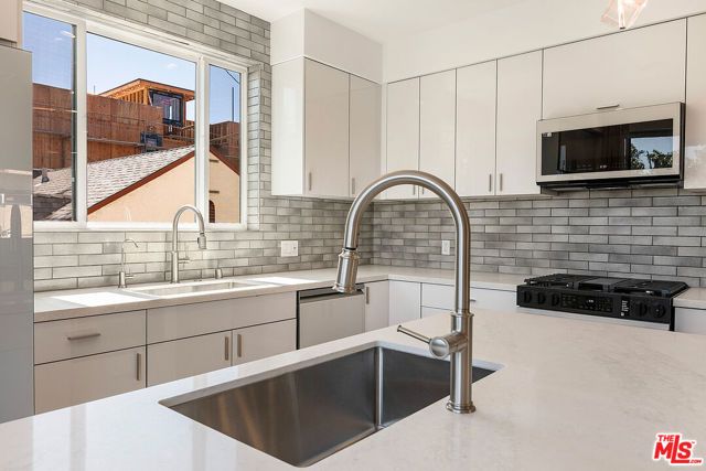 1621 S Bedford Street, Los Angeles, CA 90035