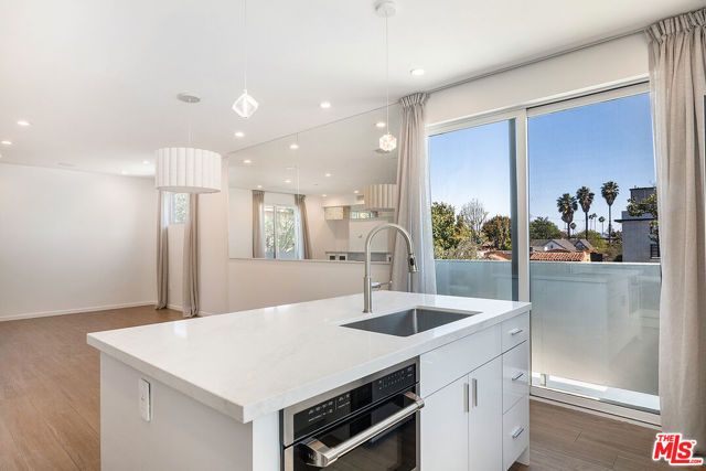 1621 S Bedford Street, Los Angeles, CA 90035