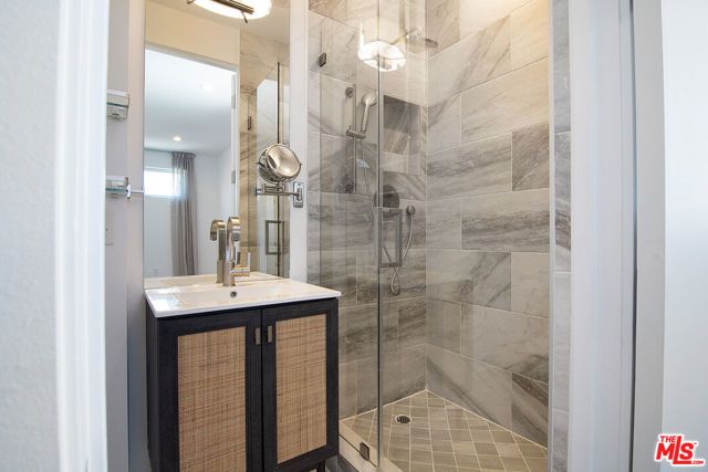 1621 S Bedford Street, Los Angeles, CA 90035