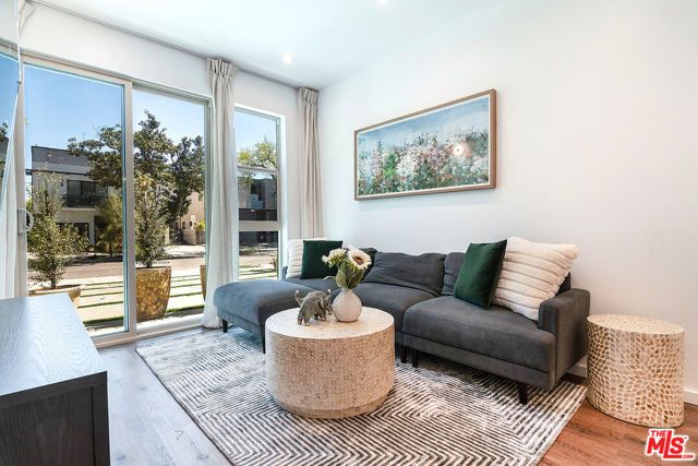1621 S Bedford Street, Los Angeles, CA 90035
