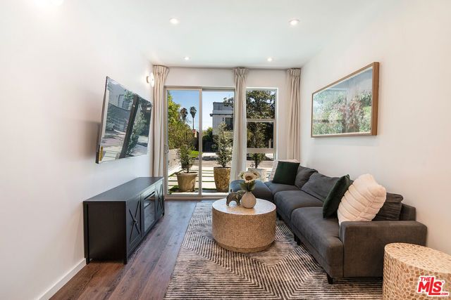 1621 S Bedford Street, Los Angeles, CA 90035
