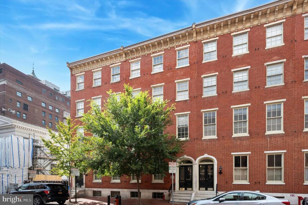 242 S 8TH ST #3, Philadelphia, PA 19107