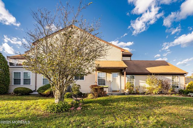 26 Daniel Webster Avenue D, Monroe, NJ 08831