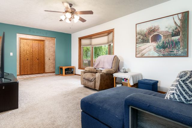 280 Knoll Road, Belvidere, IL 61008