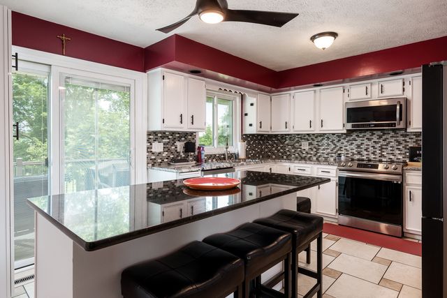 280 Knoll Road, Belvidere, IL 61008