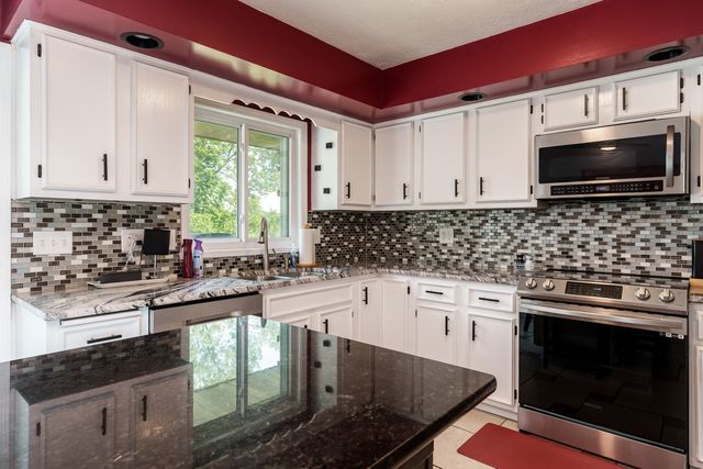 280 Knoll Road, Belvidere, IL 61008