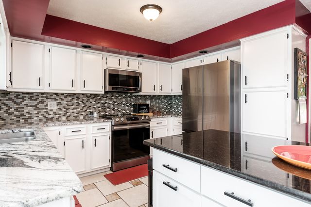 280 Knoll Road, Belvidere, IL 61008