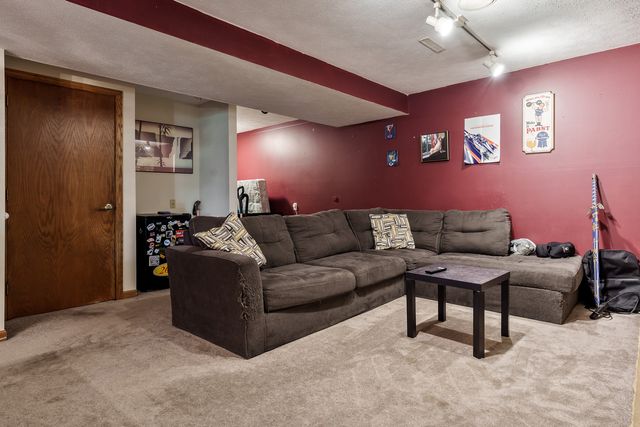 280 Knoll Road, Belvidere, IL 61008
