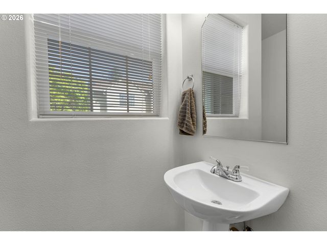 15690 Sw BLACK QUARTZ St, Beaverton, OR 97007