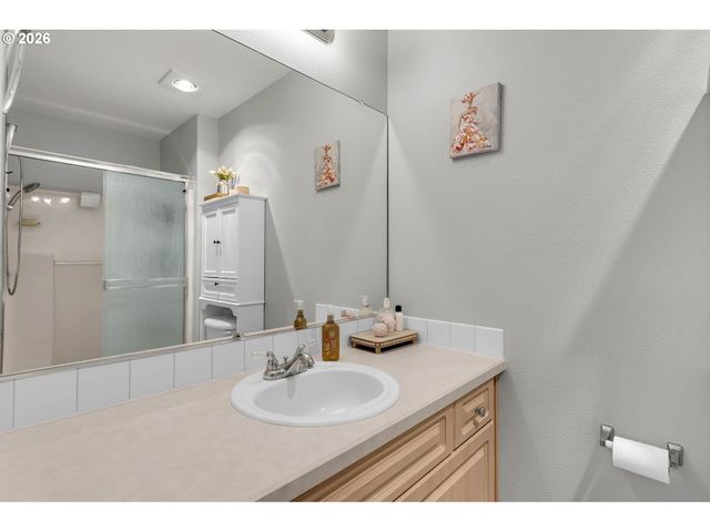 15690 Sw BLACK QUARTZ St, Beaverton, OR 97007