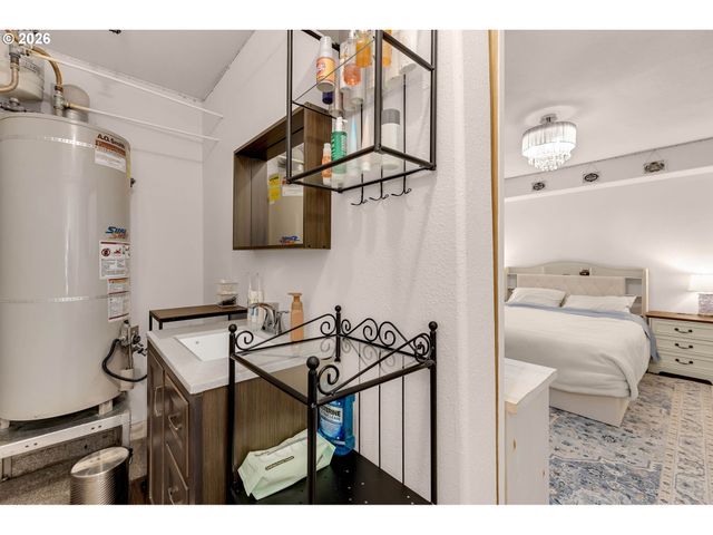 15690 Sw BLACK QUARTZ St, Beaverton, OR 97007