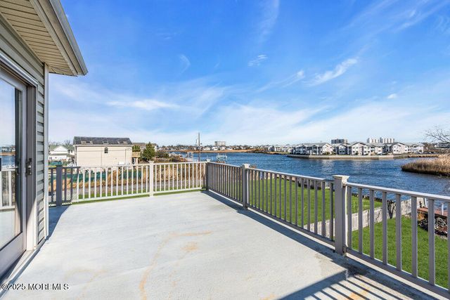 7 Manahassett Park Drive, Long Branch, NJ 07740