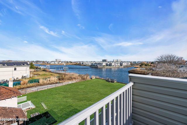 7 Manahassett Park Drive, Long Branch, NJ 07740