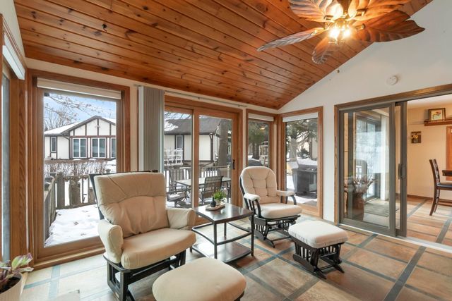 1307 Grandview Ave, Waverly, IA 50677