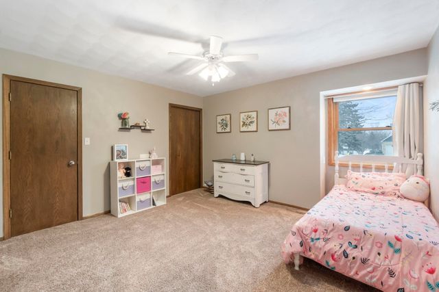 1307 Grandview Ave, Waverly, IA 50677