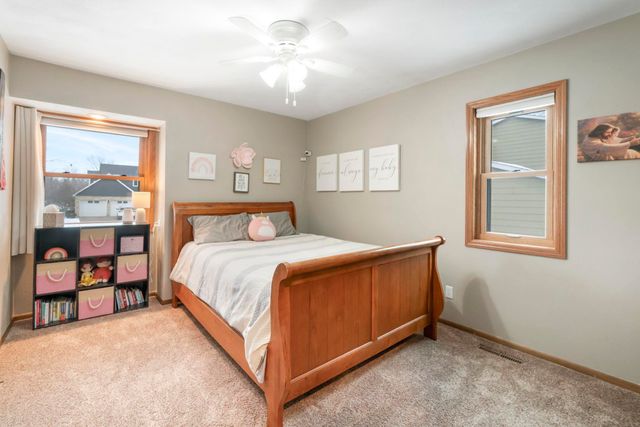 1307 Grandview Ave, Waverly, IA 50677