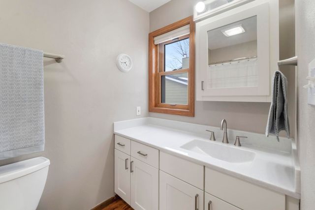 1307 Grandview Ave, Waverly, IA 50677