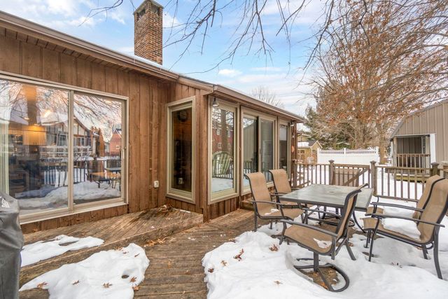 1307 Grandview Ave, Waverly, IA 50677