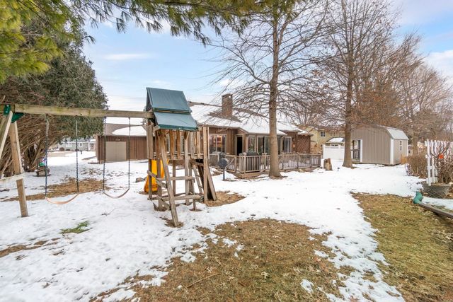 1307 Grandview Ave, Waverly, IA 50677