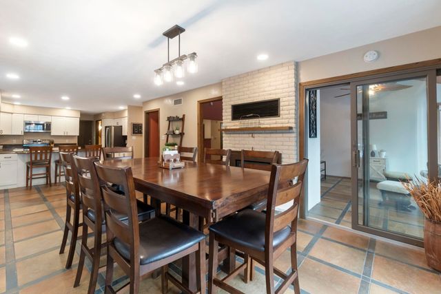 1307 Grandview Ave, Waverly, IA 50677