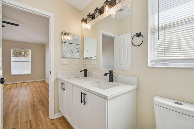 11416 CRESTLAKE VILLAGE DR, Riverview, FL 33569