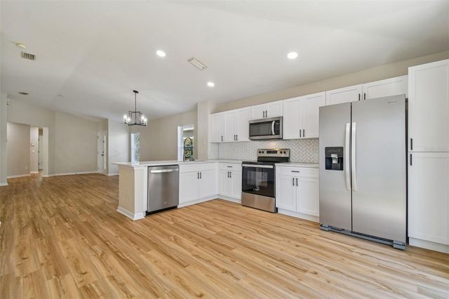 11416 CRESTLAKE VILLAGE DR, Riverview, FL 33569