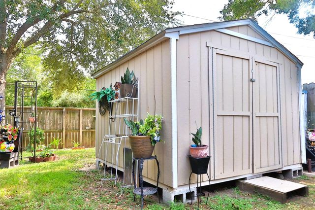 16615 Park Scot Drive, Houston, TX 77084