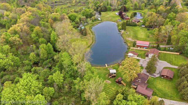1392 Maple Grove Road, Lapeer Township, MI 48446