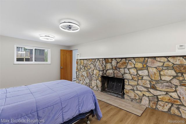 1392 Maple Grove Road, Lapeer Township, MI 48446