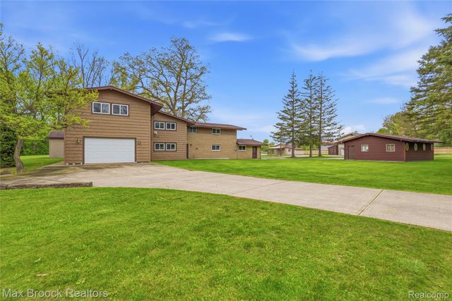 1392 Maple Grove Road, Lapeer Township, MI 48446