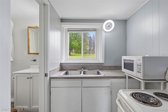1392 Maple Grove Road, Lapeer Township, MI 48446