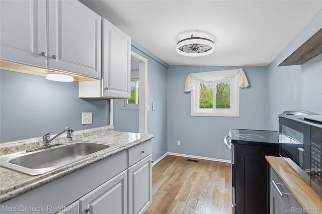 1392 Maple Grove Road, Lapeer Township, MI 48446