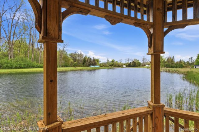 1392 Maple Grove Road, Lapeer Township, MI 48446