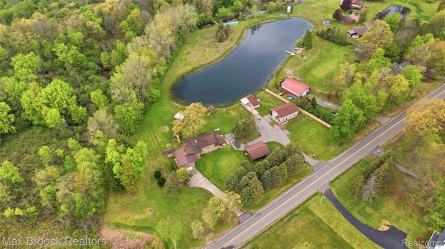 1392 Maple Grove Road, Lapeer Township, MI 48446