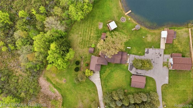 1392 Maple Grove Road, Lapeer Township, MI 48446