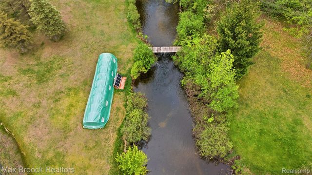 1392 Maple Grove Road, Lapeer Township, MI 48446