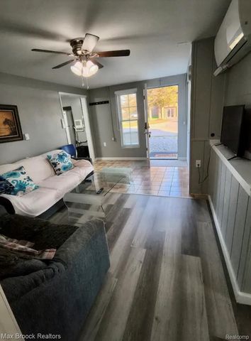 1392 Maple Grove Road, Lapeer Township, MI 48446