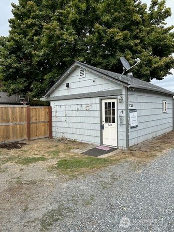 728 5th Avenue SW, Puyallup, WA 98371